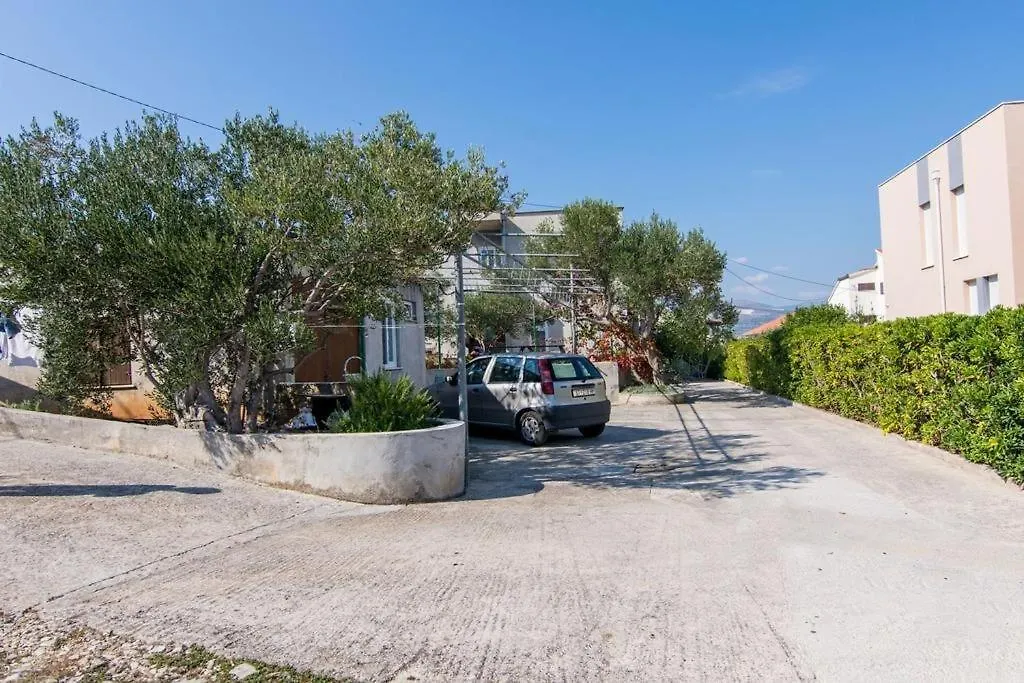 Apartment In Slatine With Sea View, Terrace, Air Conditioning, Wi-Fi Trogir